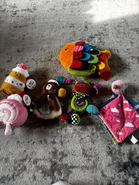 Melissa and Doug, Itzy ritzy assorted baby toys. Some brand new with tags